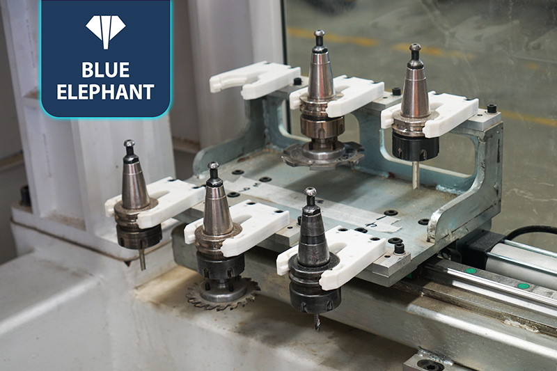 主动换刀六面钻