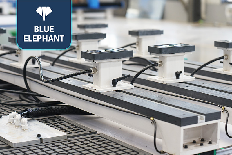 EW3动柱式五轴加工中间