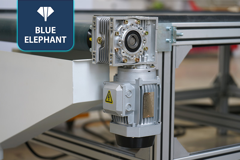 EK2开料机+高低料贴标