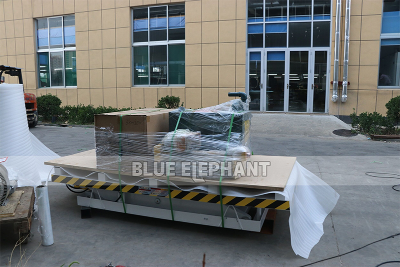 板式家具出产线发货