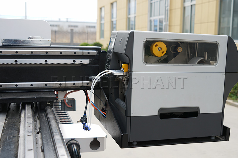 圆盘换刀加工中间