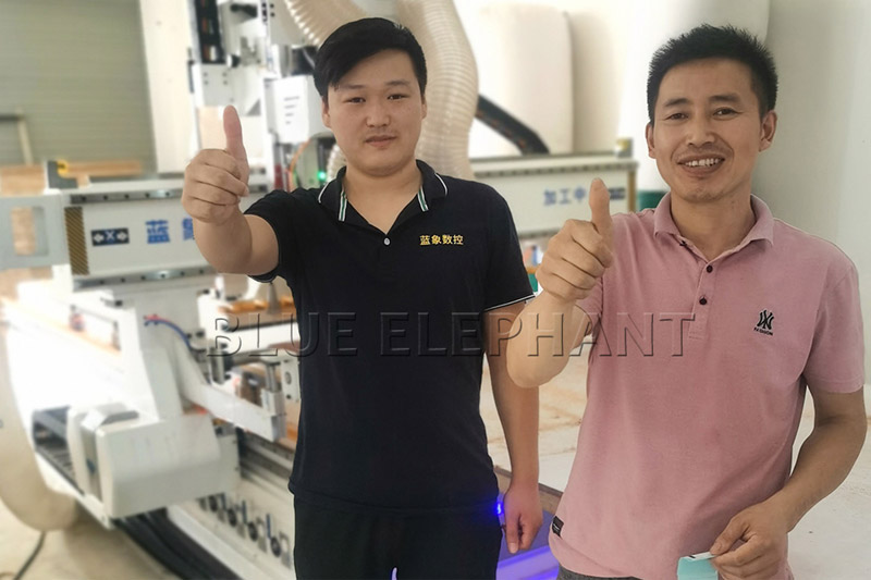 安徽阜阳XX家具厂订购板式家具出产线