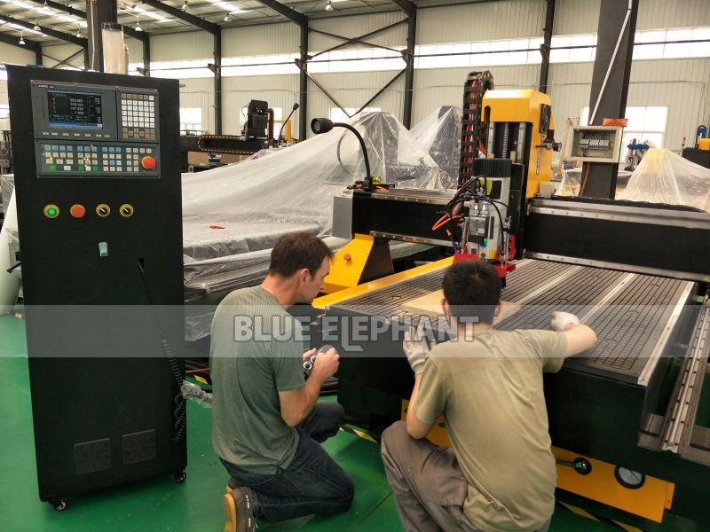 四轴数控雕镂机