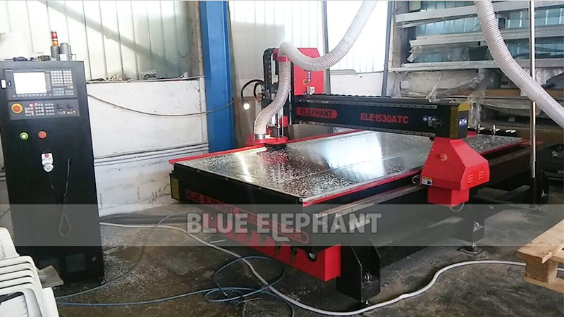 ATC主动换刀开料机